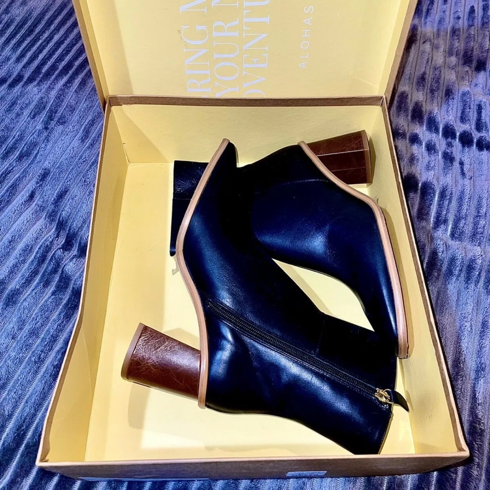 Free People Soho Square Toe Boots (Size 8.5)